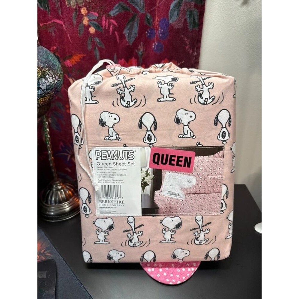 Brand new QUEEN Berkshire home company Peanuts queen sheet set - Picture 2 of 4